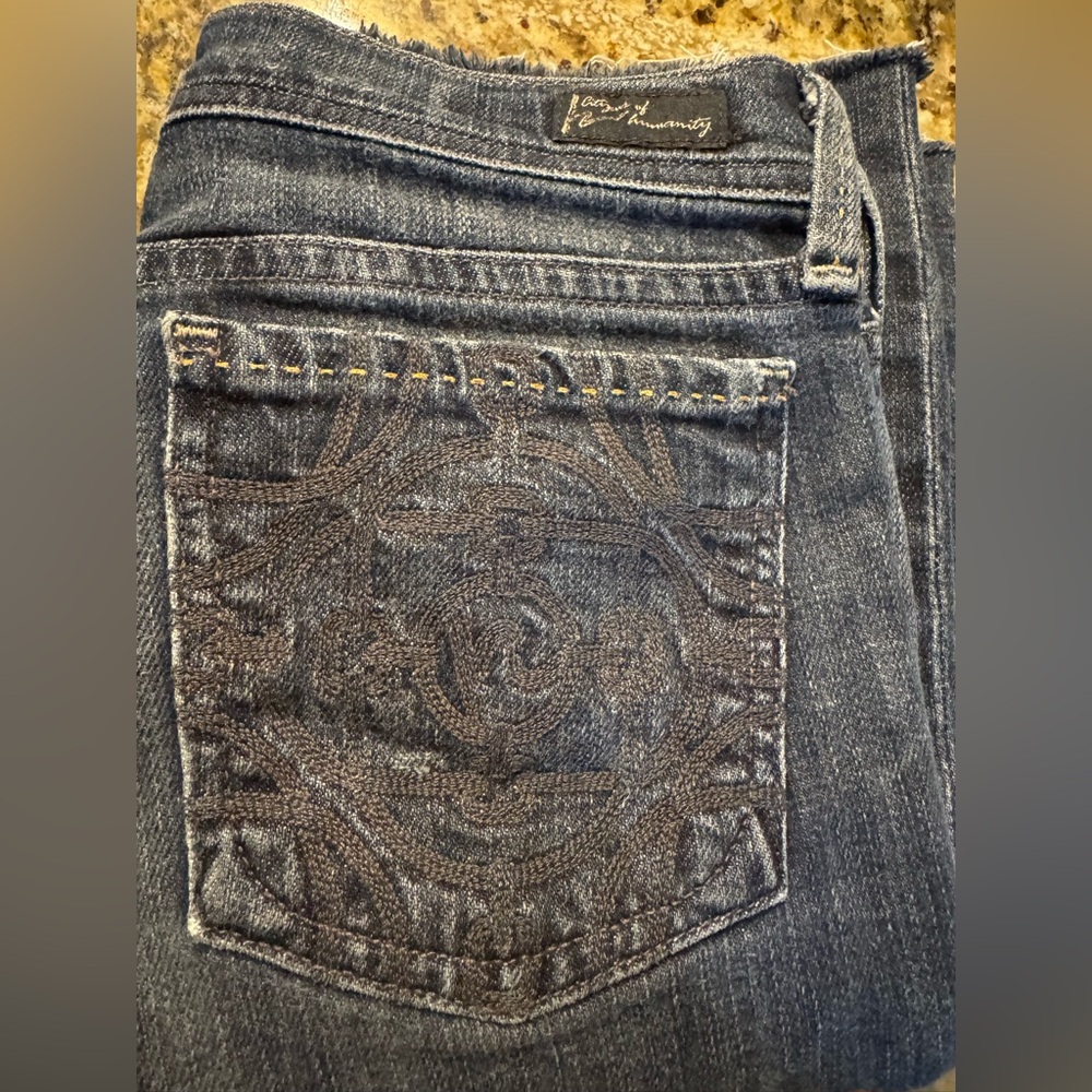 Citizens Of Humanity size 26 Dark Blue Boot Cut Jeans with Embroidered Pocket